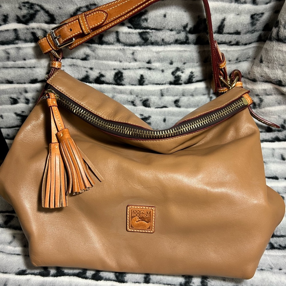 Dooney & Bourke Tan Leather **Designer Bag* excellent copy Shoulder Bag
